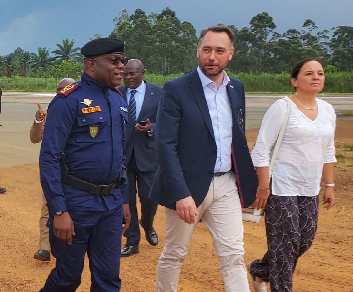 valerymks's tweet photo. Le vice premier ministre ,ministre Belge des affaires étrangères @prevotmaxime vient d'arriver à Beni, il été accueilli à l'aéroport de Mavivi par le vice-gouverneur policier Louis Second https://t.co/H0n7xenJUi situation sécuritaire à l'est de la RDC est au menu de sa visite. https://t.co/bK3eknrjBQ