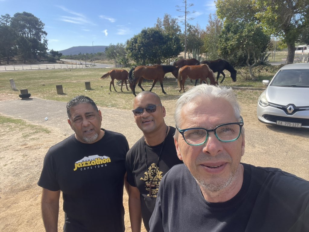 musicexchange's tweet image. Beautiful workshop in #MAMRE  on Monday - press radio biog cv etc and how to market your shows - ran from 10am till 2pm @WCGovCas @guy_redman2 @amagroove @LesleyWells61 @MoreiraProject #effectchange @JazzathonSA @MartinMyers