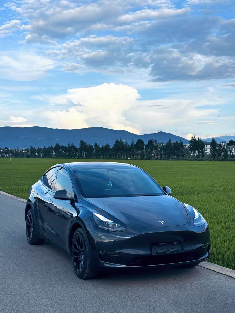 FixGo_LA's tweet photo. Upgrade your Tesla Model Y with HANKOOK Ventus S1 evo3 K127 — perfect performance and value. ⚡
ProMileage technology for extended range and efficient handling. 🔧
Available now on FixGo:
 https://t.co/19zTFzz2uA
#tire #lasvegas #FixGo #teslamodely #Hankook https://t.co/tnwgFwKbBt