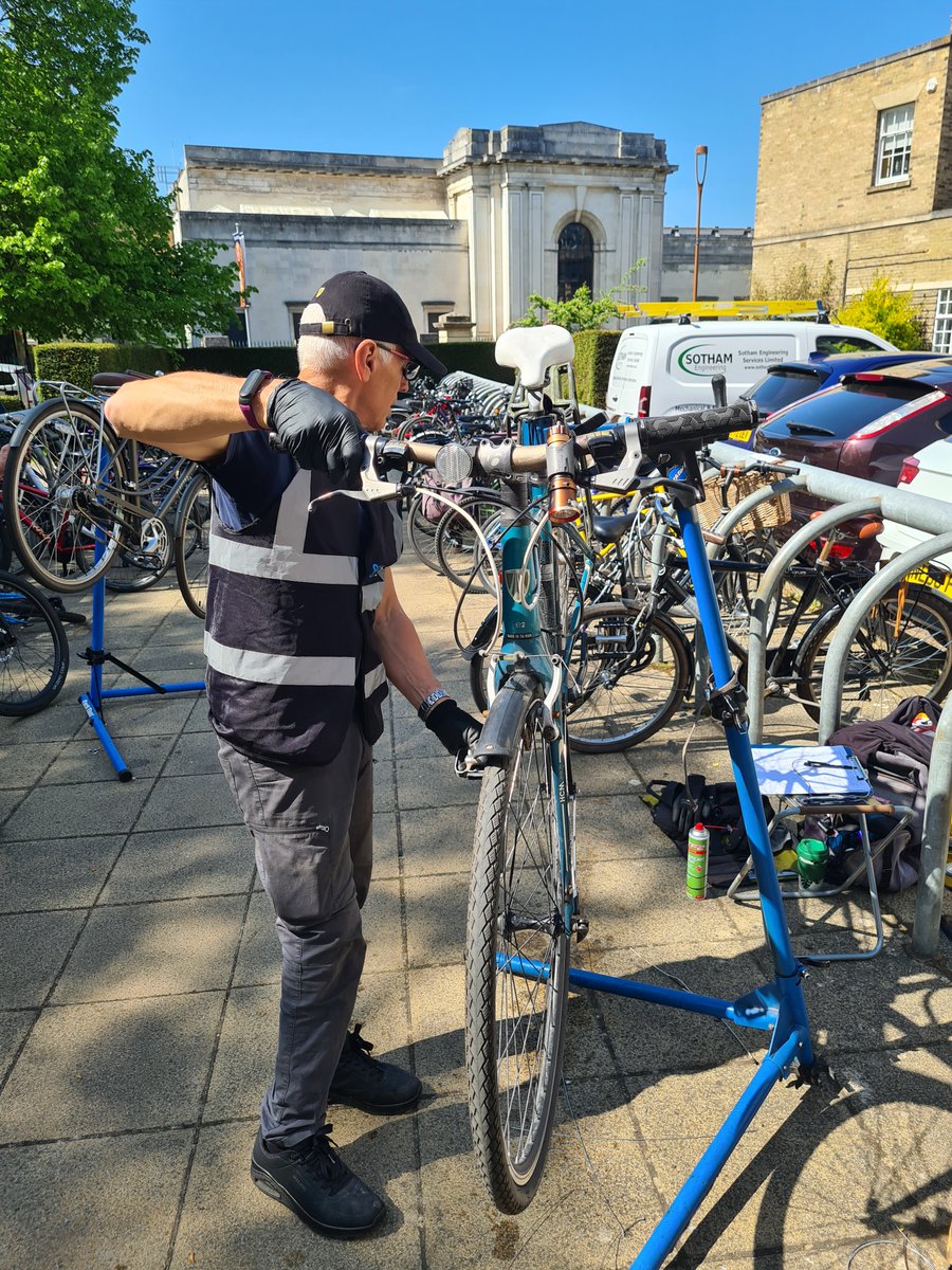 CambPsych's tweet image. 🚲 Need a tune-up? The University Bike Doctor is here to help!
🔧 Quick fixes, expert advice & service on-site.
🌱 Part of our Green Impact efforts to support sustainable travel.
📍 Book: bikeworks.org.uk/mobile-mechani…
#GreenImpact @CambridgeSust @cambridgesust @CUsustainabilityteam