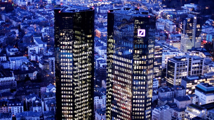 ⚫️"Deutsche Bank: Profitto del Primo Trimestre in Aumento del 39%, Sorprende le Aspettative"