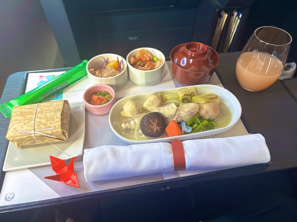 kai2017jgc's tweet photo. 機内でてっちりが食べれるなんて🤯
#JAL https://t.co/9d8M5MNeJH