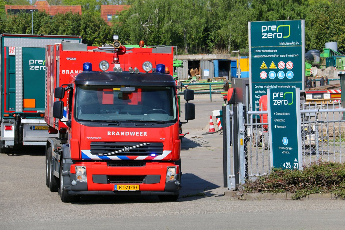 Brand in opslagloods aan Meihuizenweg in Wildervank