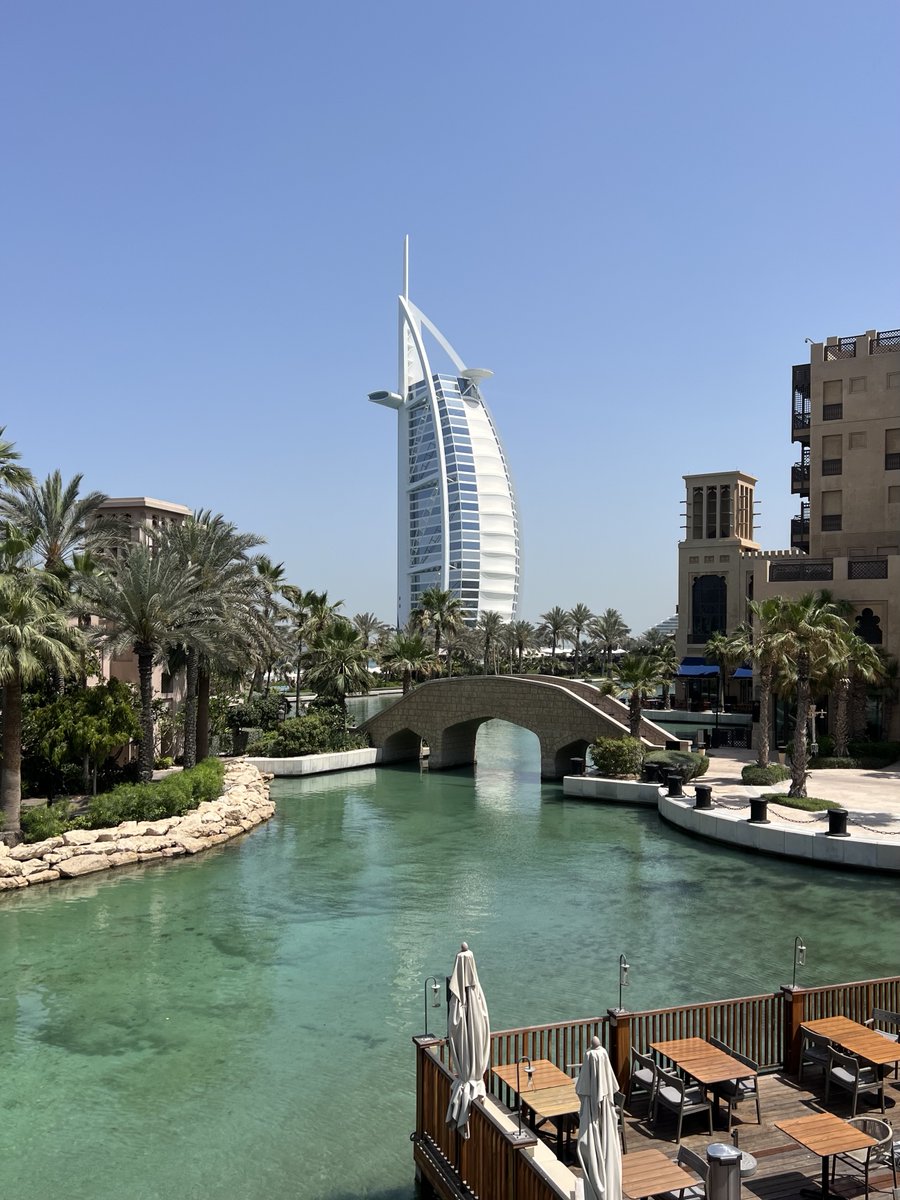 Gm from Dubai. Who's around? 🇦🇪