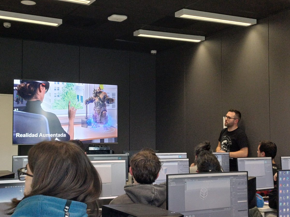 🎮👾¡Nuevo Taller #GamesAcademy!
"Cómo contar historias pulsando un botón" es el título de la próxima actividad sobre Narrativa Interactiva, impartida por <a href="/MichaelSantorum/">Michael</a>  , y que tendrá lugar el viernes 9 de mayo en nuestra sede Vitoria-Gasteiz. 

Profesional en juegos como