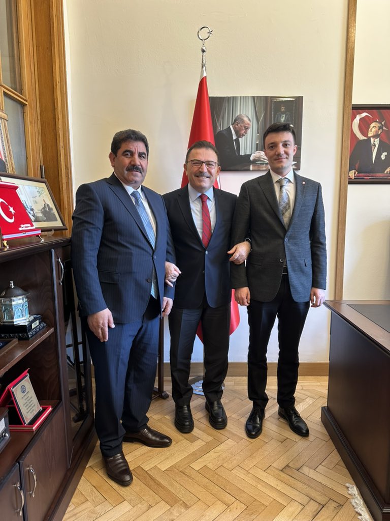 📍#TBMM

Gazi Meclisimizde ziyaretimize gelen Horasan Kaymakamımız Mesut Ozan Yılmaz’a ve Horasan Belediye Başkanımız Hayrettin Özdemir’e nazik ziyaretlerinden dolayı teşekkür eder, çalışmalarında başarılar dilerim…