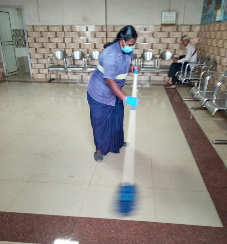 DRMTPJ's tweet image. Intensive cleaning activities were undertaken at #Mayiladuthurai Railway Station, #TiruchchirappalliDivision
Focusing on maintaining hygiene &amp;amp; ensuring a pleasant environment for passengers.
All areas including platforms, waiting halls &amp;amp; circulating zones were thoroughly cleaned