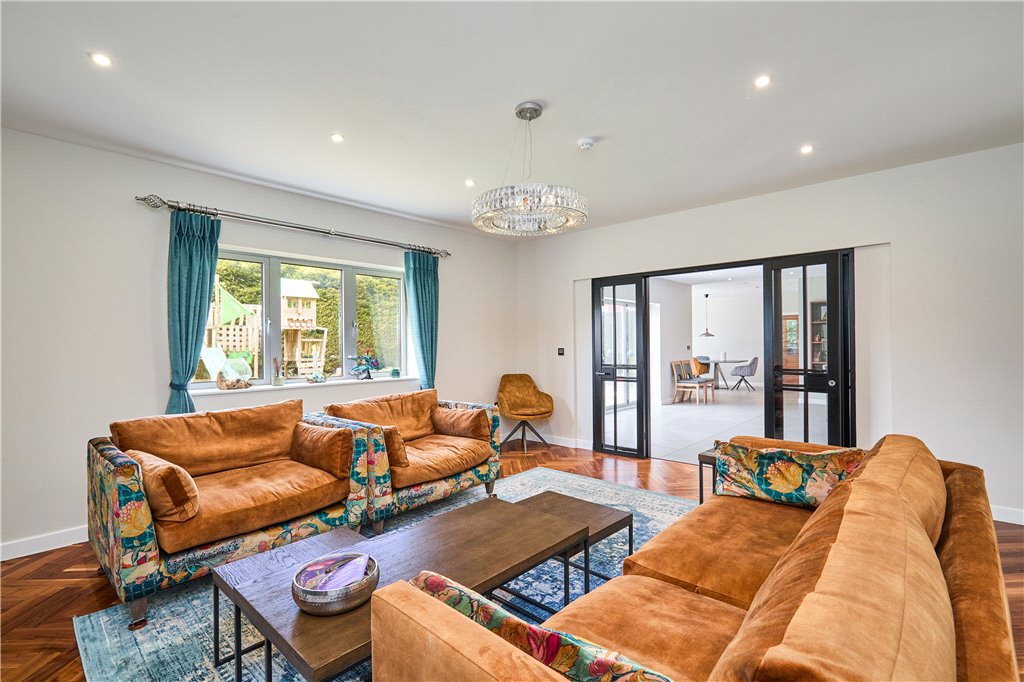 📍 Sheriff Lane, Bingley
7 Bedrooms | 6 Receptions | 5 Bathrooms
Stunning modern home with contemporary, interior styling and extremely generous living space. 
☎ 01274 560421
📎 loom.ly/AuYzVwY
.
#7bedrooms #yorkshireestateagent #bingley #forsale #granddesign