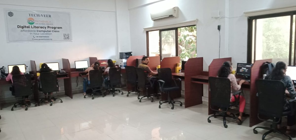 Tech_Veer_2025's tweet image. A glimpse inside the TechVeer Pod at Naigaon Police Colony!
Young learners are gaining hands-on experience in computer literacy, Marathi typing, and digital skills.
Empowering communities, one click at a time. 💻✨
#DigitalIndia #TechVeer #ApniPathshala #DigitalLiteracy