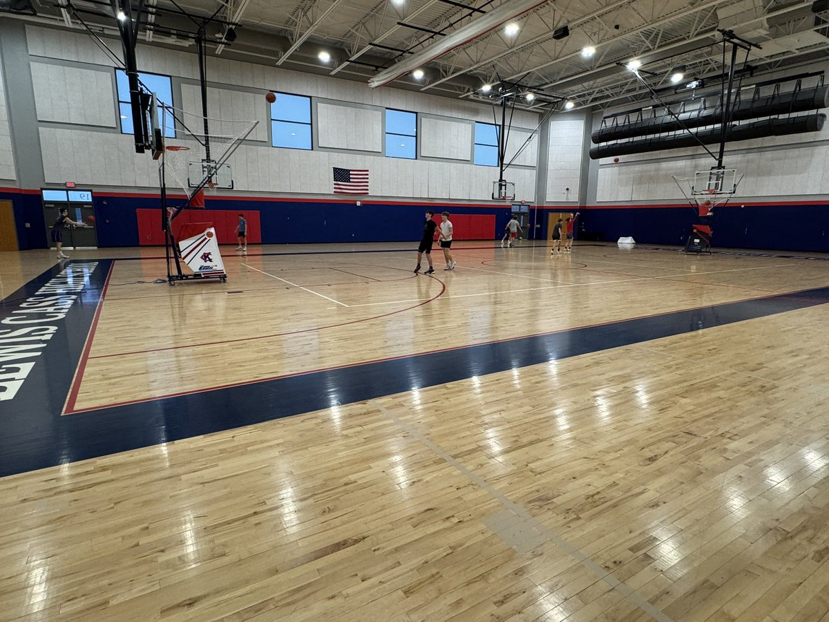 Grateful to these guys for coming in early to make shots. Sacrificing a little sleep to put in time and effort to get better.