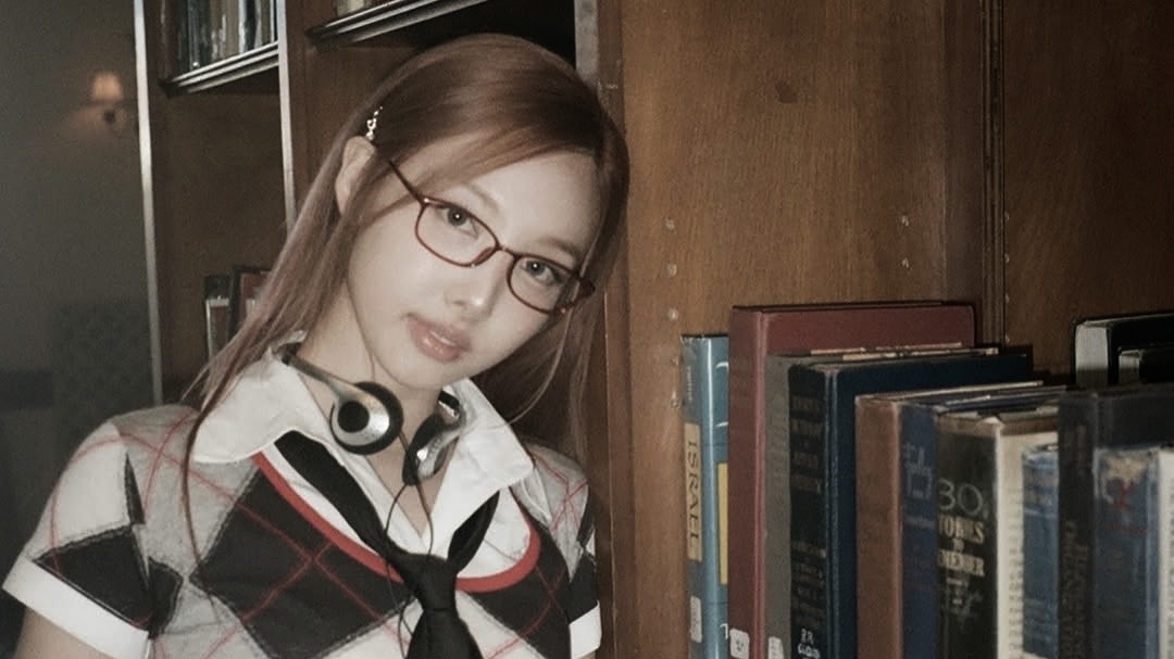 bleuanca. tweet media