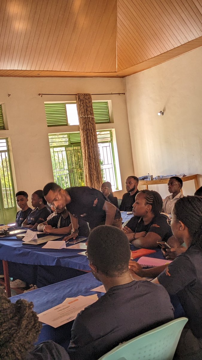CVARwanda2016's tweet photo. @Izampabyoseinno who's Alumna of #GLA has inspired the #Cohort4 Participants not to waste any single time doing nothing and urged them to use and exploit available opportunities. He also reiterated that it's always possible as long as you keep pushing. #GLA4 #Inspiration https://t.co/IZ0a2awfnu