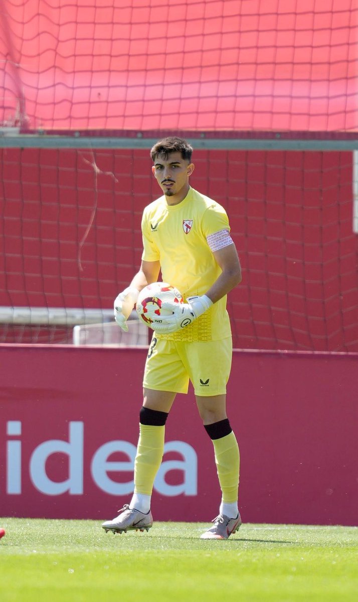 Albertofl_1's tweet image. Empate en el derbi que nos supo a poco. Gracias afición por el apoyo incondicional. Hay que seguir trabajando hasta el final para poder soñar. Vamos SAT.
