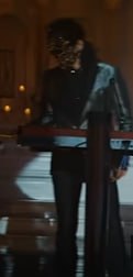 dfang1552's tweet photo. @Pearljr save you tear release in 2020 The weeknd  that MJ on MV .. just 10 second  he still smart long legs https://t.co/7upGoZyETO