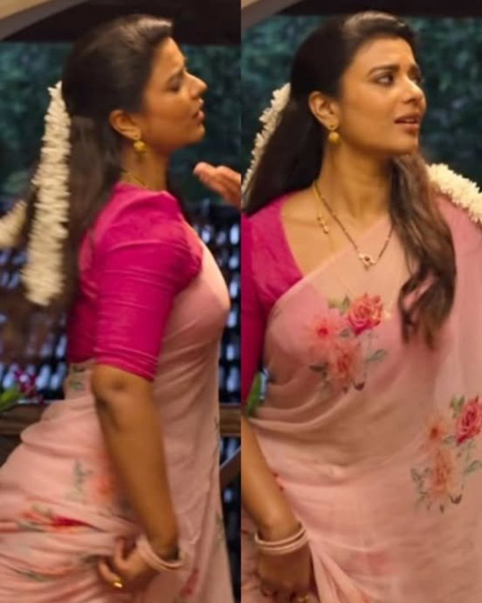 Rawww Sissy me after meet my bull uncle's friend When I sucked and eat bull cum and it feels very thick in my mouth to swallow
tats why I want to suck widowed uncle milk because they has a thick milk I don't feel like swallowing.