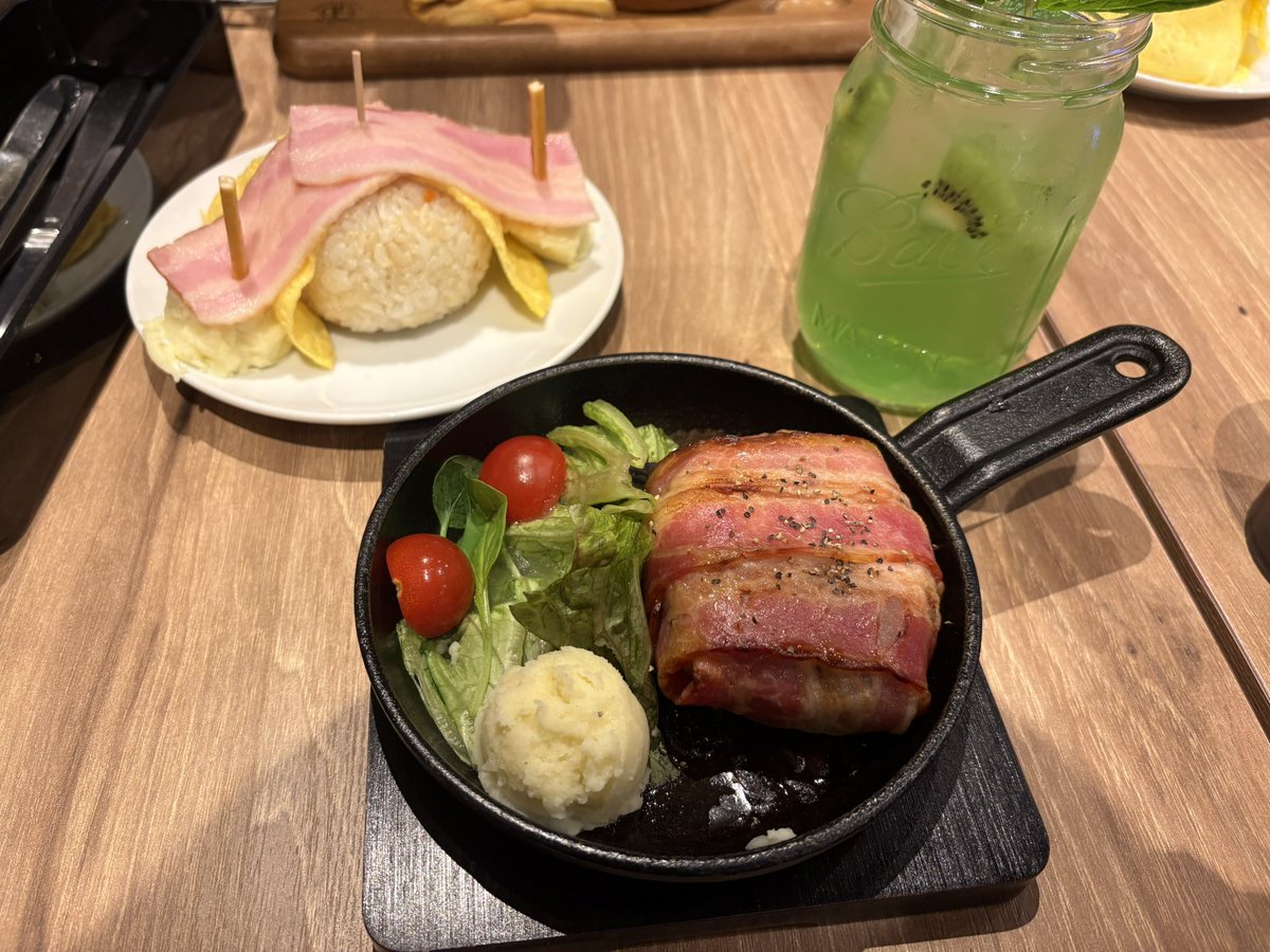 映画の後はカプコンカフェへ！！