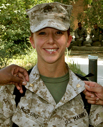 Maj Megan McClung, USMC (1995–2006)
✔ First female USNA grad &amp; Marine officer KIA in Iraq
✔ I MEF public affairs, Ramadi
✔ Killed by IED escorting journalists
✔ Bronze Star, Purple Heart. Buried at Arlington 
#USMC #SemperFi #NotForgotten