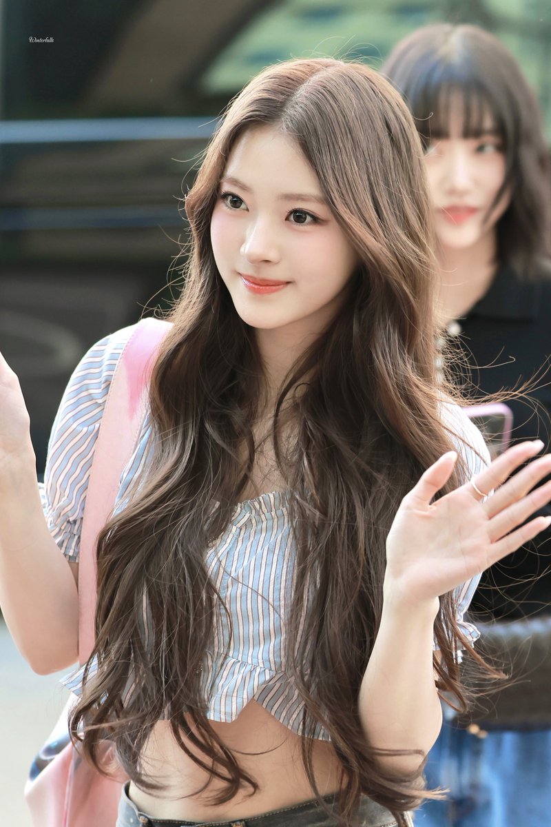 250429 

#MEOVV #미야오 #ANNA #안나 #田中杏奈