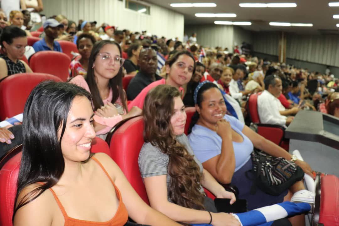 🇨🇺💪Una amplia participación de los trabajadores de nuestro <a href="/SNTAP3/">SNTAP</a> participaron en la plenaria realizada en el teatro Lázaro Peña de la capital habanera.
🇨🇺💪| Un hecho que ratifica que el desfile del #1Mayo marcará una vez más la historia de la Patria!
#PorCubaJuntosCreamos 🇨🇺