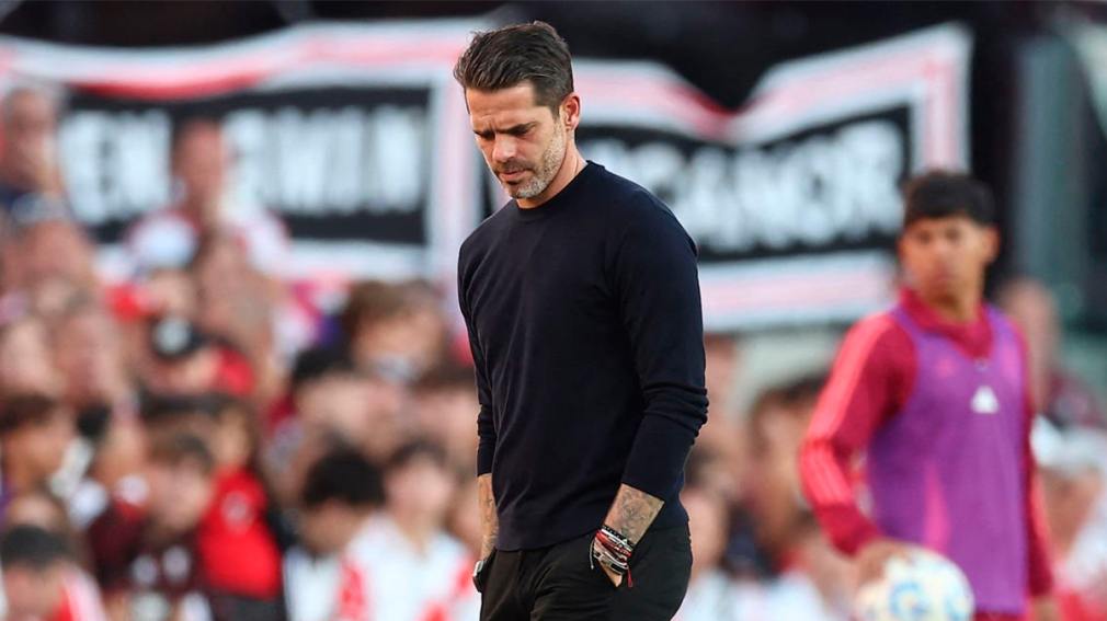 doble amarilla ⭐️⭐️⭐️ (@okdobleamarilla) on Twitter photo 🚨#ALERTA | FERNANDO GAGO DEJÓ DE SER EL ENTRENADOR DE BOCA
📌Juan Román Riquelme lo eyectó del cargo luego de la derrota ante #River, según pudo confirmar <a href="/okdobleamarilla/">doble amarilla ⭐️⭐️⭐️</a>
📌Se despidió el plantel hace minutos, que será dirigido de manera interina por Mariano Herrón 🚨#ALERTA | FERNANDO GAGO DEJÓ DE SER EL ENTRENADOR DE BOCA
📌Juan Román Riquelme lo eyectó del cargo luego de la derrota ante #River, según pudo confirmar <a href="/okdobleamarilla/">doble amarilla ⭐️⭐️⭐️</a>
📌Se despidió el plantel hace minutos, que será dirigido de manera interina por Mariano Herrón