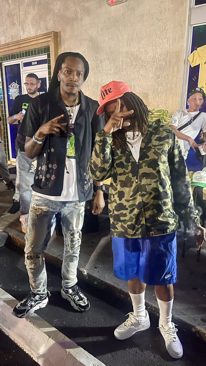 khaozVsWorld's tweet photo. Oh yeah I meet @CurrenSy_Spitta &amp; @therealFENDIP this weekend 🛩️🔥💨🤙🏾 https://t.co/2VGvoxmhYt