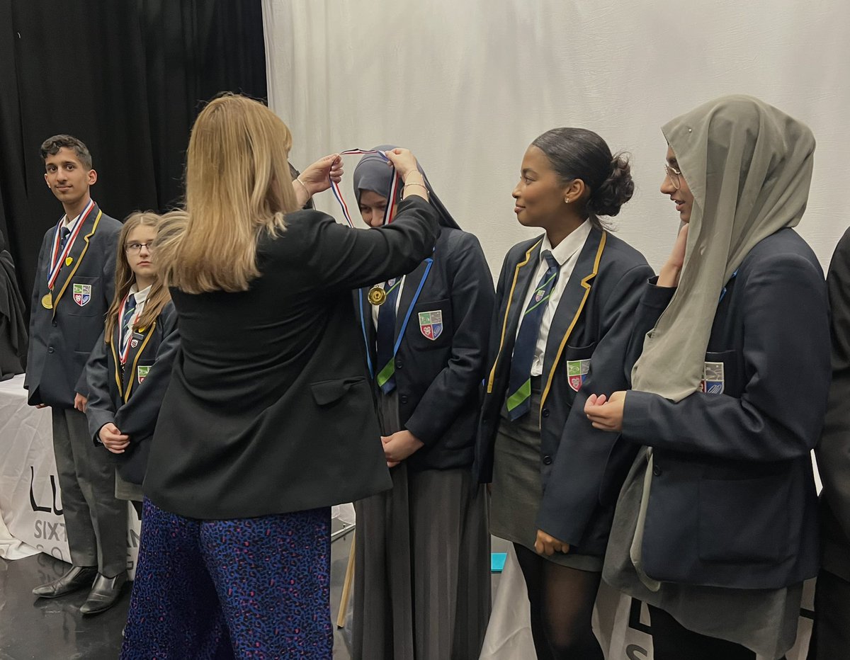 ChilternMMA's tweet image. Our MMA students proudly represented Chiltern Academy at another exciting debating competition today at @LutonSixthForm! They tackled thought-provoking topics ranging from whether humans should eat animals to whether countries should possess nuclear weapons. 🏅