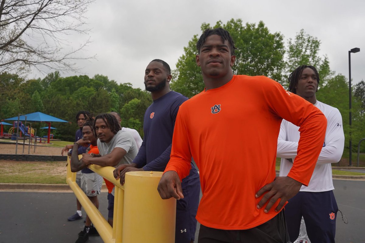 READING, RECESS, AND ROLE MODELS 📖🎉🐅: Richland Elementary got a major boost of Tiger spirit today as Auburn University football players stopped by for Tigers Give Back: Community Service Day 2025!
•
From reading books to fielding curious questions and joining in on some PE