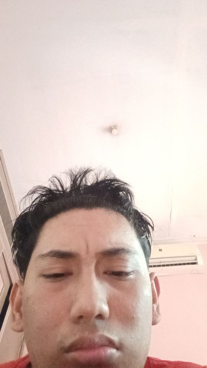 tehknave's tweet photo. OCTAVIANUS DESMOND RAJA SIMATUPANG. Jauh-jauh dari orang ini ya guys. A cheater, pedofil, pelaku pelecehan seksual, cabul, fetish udel dan korbannya banyak banget. Dia bahkan gak minta maaf tentang itu. Brengsek. Tandain mukanya. https://t.co/7g4RDE98Xj