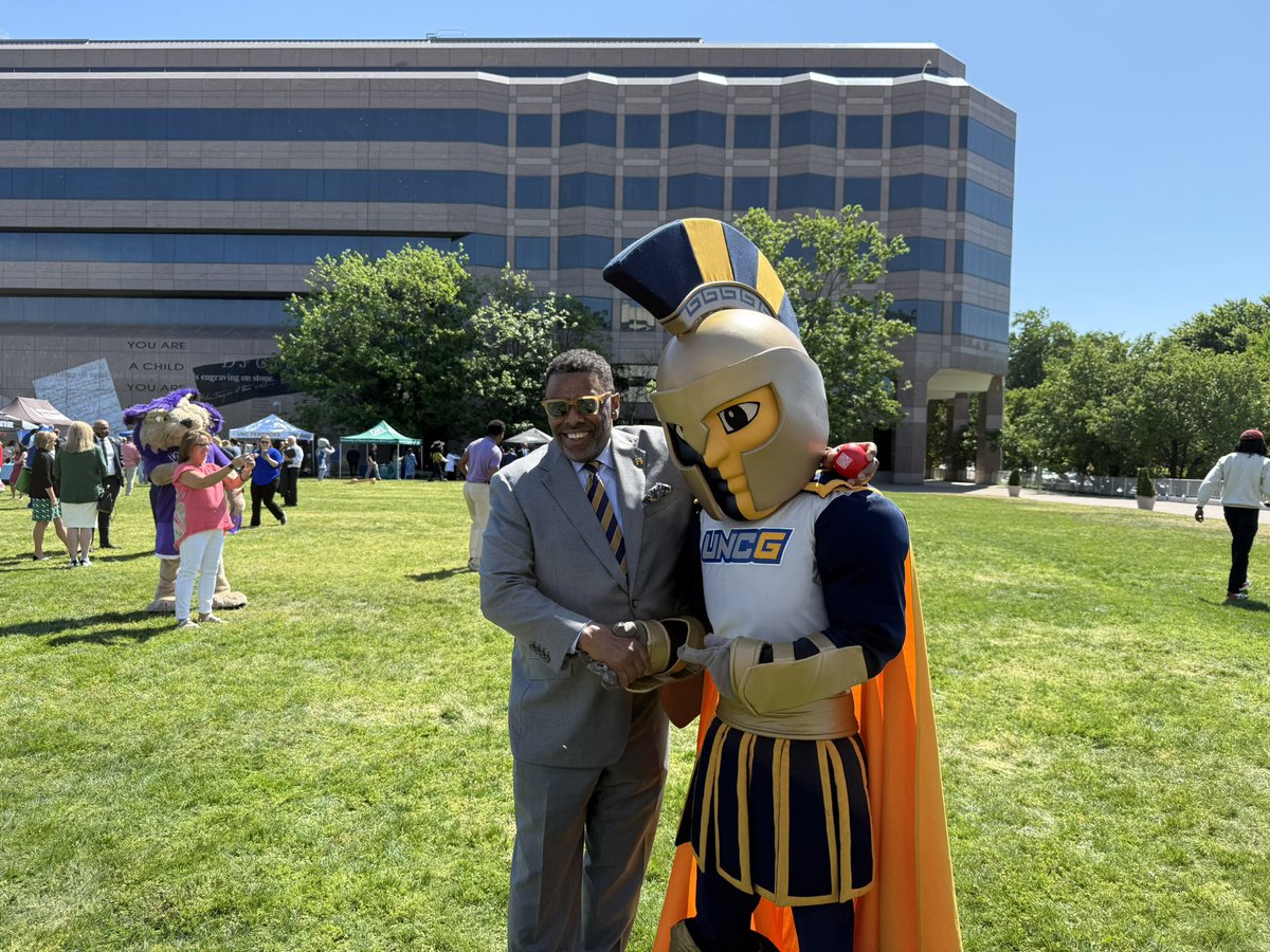 Juan Pleitez (@juanpltznc) on Twitter photo Great day at the legislature w/ <a href="/UNCGChancellor/">Chancellor Franklin D. Gilliam, Jr.</a> for #uncday! We got to highlight our amazing <a href="/UNCGNursing/">UNCGNursing</a> and talk about all the incredible things they are doing to provide rural healthcare access! #ncpol Great day at the legislature w/ <a href="/UNCGChancellor/">Chancellor Franklin D. Gilliam, Jr.</a> for #uncday! We got to highlight our amazing <a href="/UNCGNursing/">UNCGNursing</a> and talk about all the incredible things they are doing to provide rural healthcare access! #ncpol