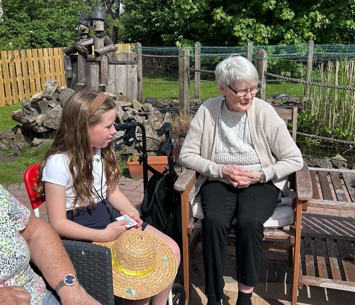 rashielee's tweet image. Talking ice skates and fish in the garden with our grand-buddies from Rashilea Primary! #intergenerational #community #activeminds