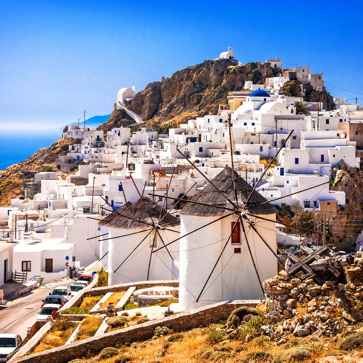 GreekMood's tweet photo. Winding roads, whitewashed walls, and timeless windmills — welcome to Chora, Serifos ⛅🏛️
This hilltop village is Cycladic elegance at its most authentic, with stunning views and serene island vibes.
#Serifos #Chora #Cyclades #GreekIslands #WhitewashedWonder #WindmillViews https://t.co/1O8a2Zokz4