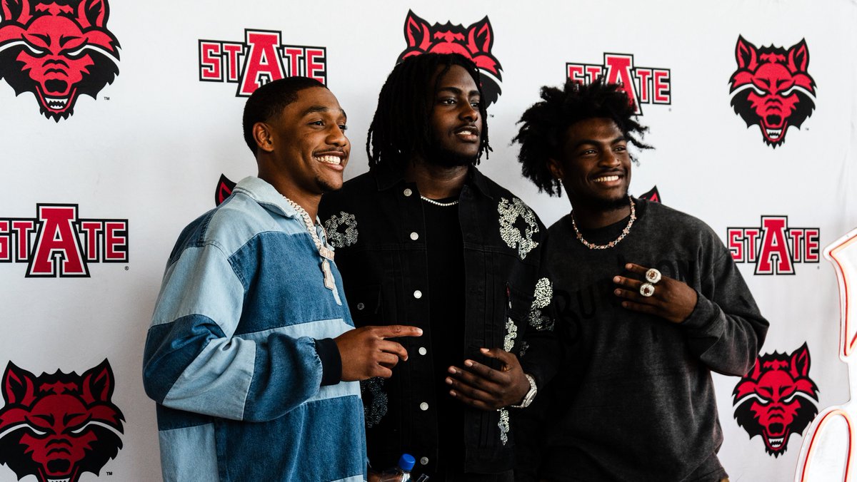 A great night to celebrate our guys for their success on the field and in the classroom at the annual State Awards!

#WolvesUp🐺