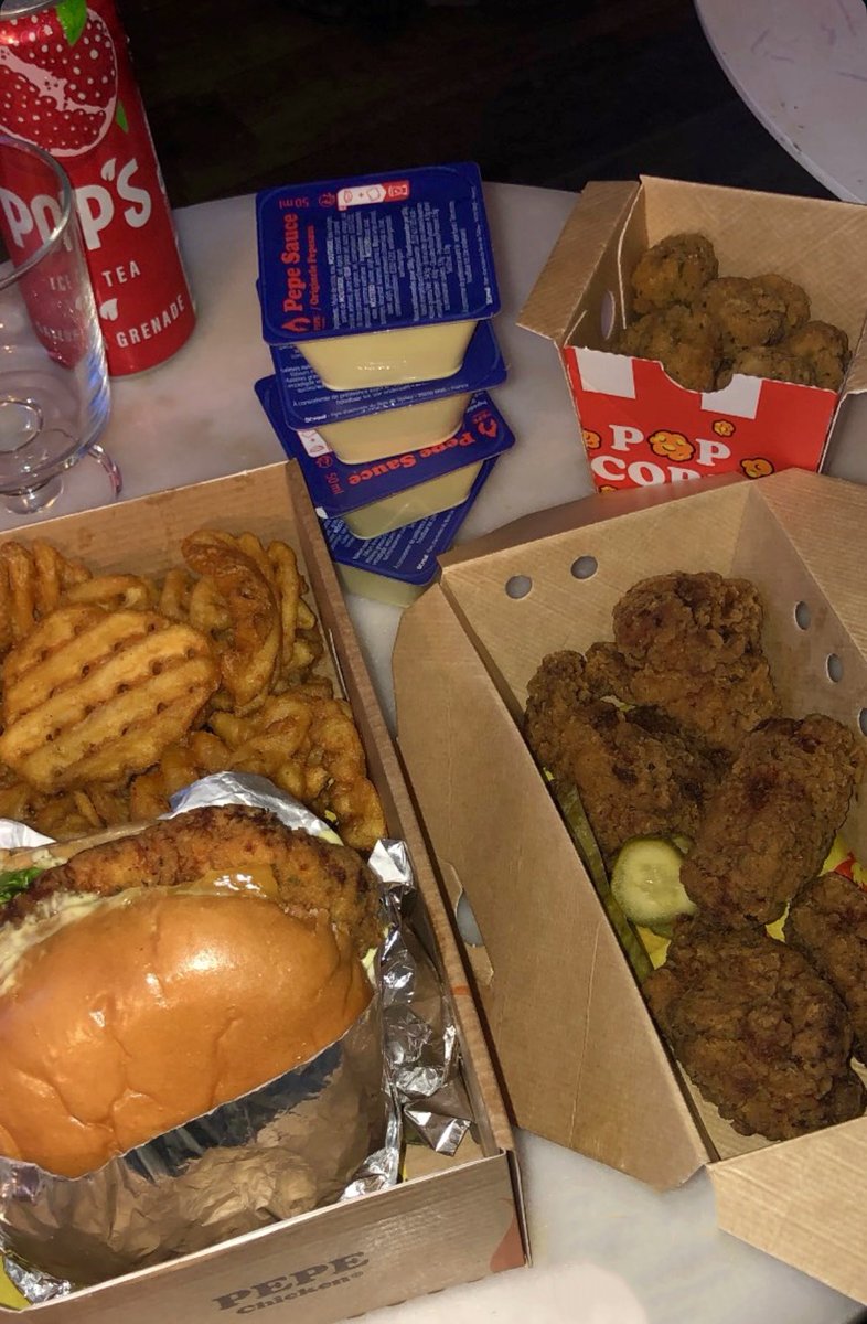 PEPE CHICKEN GRATUIT DEVANT LE MATCH ⚽️
RT ce tweet + commente un chiffre au hasard entre 1 et 10 000, on distribue des codes à ceux qui trouvent les bons numéros !