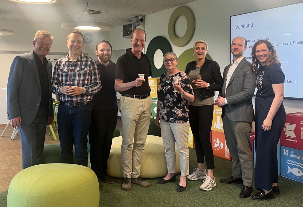 bern.die-mitte.ch/abstimmungspar… 
2x Ja (Marzilibad, Untertorbrücke), Stimmfreigabe Bären-/Waisenhausplatz: Das sind unsere Parolen vom 18. Mai. Ich freue mich, als Fraktionspräsidentin im Vorstand weiterzumachen! #DieMitteBern