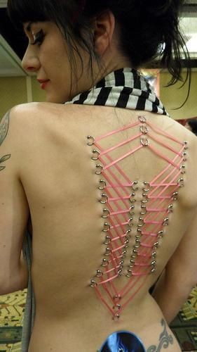 Jessi_Arts's tweet photo. Pergunta idiota do dia, vocês fariam play piercing?pra quem não sabe oq é, é isso aqui 👇🏾

Eu faria :3:3 https://t.co/XvbrJDpAe3