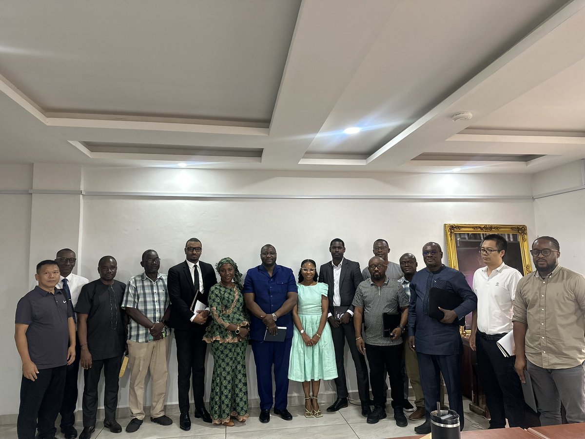 The NIB in collaboration with SLRA engaged Major Road construction Companies at the NIB Conference Room, 3 Jomo Kenyatta Road on 29th April 2025 to discuss a proposed Investment Road Show to support the government’s initiative to improve the road network nationwide.