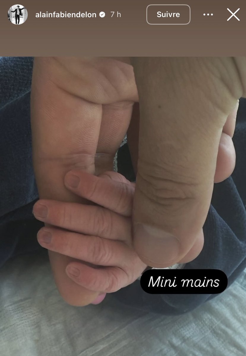 Le 1er enfant d’Alain-Fabien Delon est né ce matin
C’est une fille et elle s’appelle… Romy ❤️