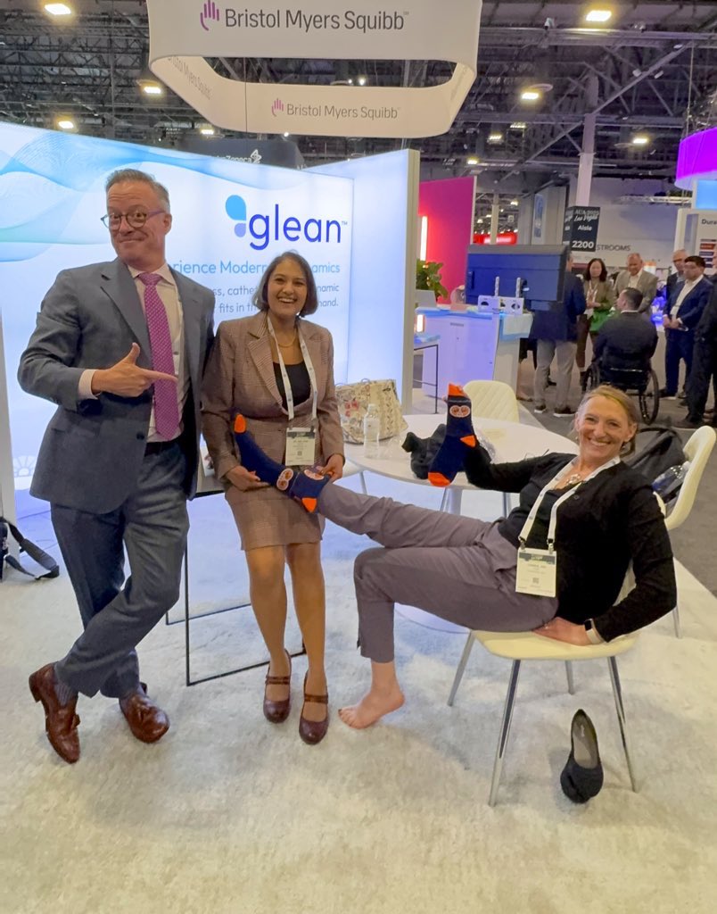 Dr. Rodrigo Donalisio (@rdonalisiomd) on Twitter photo The best picture of #AUA2025. <a href="/RRGonzalezMD/">Ricardo R Gonzalez MD</a> paying a tribute to one of the HoLep Pioneers in the US, the only Dr. <a href="/UroLori/">LoriLernerUro</a> . Now a #HHuge hemeritus member #AUA2025 <a href="/AmerUrological/">Amer. Urol. Assn.</a> <a href="/SocietyofBPD/">BPDSociety</a> The best picture of #AUA2025. <a href="/RRGonzalezMD/">Ricardo R Gonzalez MD</a> paying a tribute to one of the HoLep Pioneers in the US, the only Dr. <a href="/UroLori/">LoriLernerUro</a> . Now a #HHuge hemeritus member #AUA2025 <a href="/AmerUrological/">Amer. Urol. Assn.</a> <a href="/SocietyofBPD/">BPDSociety</a>