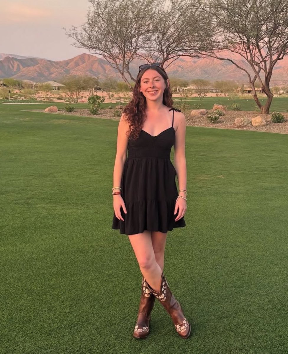 217 TRIBUTE:

Rylee Britton passed away in the tragedy yesterday. She was preparing to go to Iowa University to study English and Secondary Education

“𝑶𝒏𝒆 𝒎𝒚 𝒇𝒂𝒗𝒐𝒓𝒊𝒕𝒆 𝒕𝒉𝒊𝒏𝒈𝒔 𝒂𝒃𝒐𝒖𝒕 𝒉𝒆𝒓 𝒘𝒂𝒔 𝒉𝒐𝒘 𝒔𝒉𝒆 𝒘𝒂𝒔 𝒖𝒏𝒄𝒐𝒏𝒅𝒊𝒕𝒊𝒐𝒏𝒂𝒍𝒍𝒚 𝒏𝒊𝒄𝒆