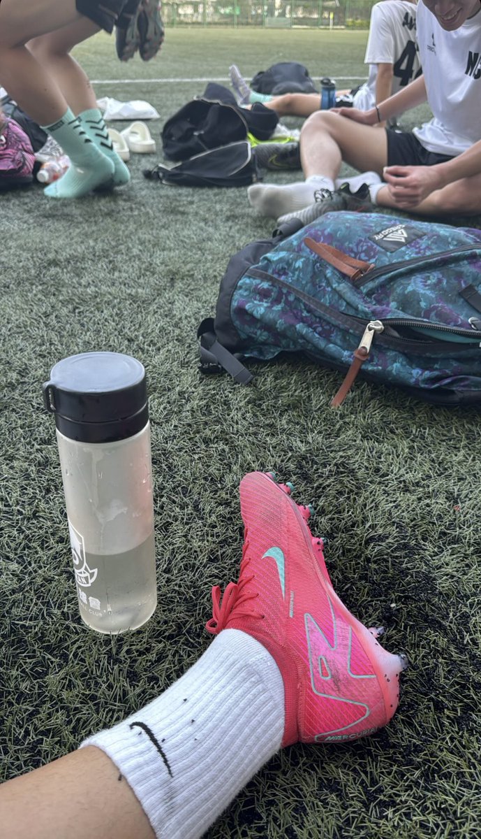 球場he鞋～襪～腳😏😏😏