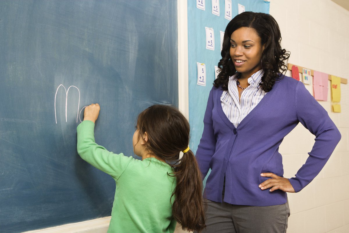 Do you have seniors who are interested in pursuing an education-related career path?🎓 They may be eligible for a KY Teacher Scholarship! 💸For more information on eligibility requirements, check out the Paying for College Resources on the KAA Toolkit at  bit.ly/3Gxvk7c