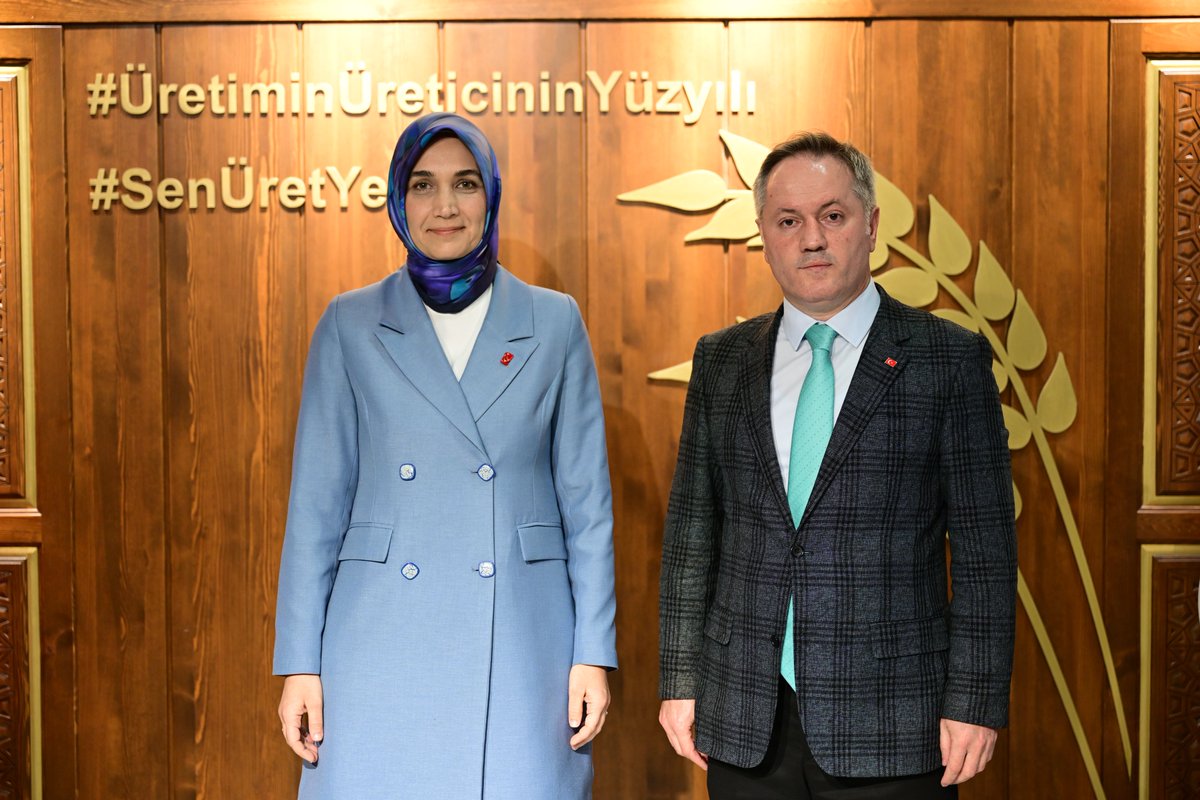 Tarım ve Orman Bakanlığımız Eğitim ve Yayın Daire Başkanlığı tarafından hazırlanan, tarımsal kalkınmayı ele alan “Şehrin Güvencesi” programına konuk olduk. 🌾

Afyonkarahisar’ımızın tarım ve hayvancılıkta sahip olduğu güçlü potansiyeli, bu alanların şehrimizin ekonomisindeki