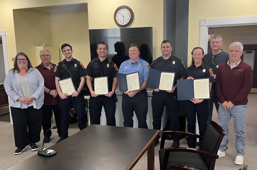 EBFireRescue's tweet photo. East Bridgewater Firefighters Receive Commendation for Life-Saving Actions in Rescuing Injured Tree Worker: Interim Fire Chief Kevin Nord is pleased to share that members of the East Bridgewater Fire Department received commendation awards from the… https://t.co/Gd1vnvwQLS https://t.co/spgiFbNxFt