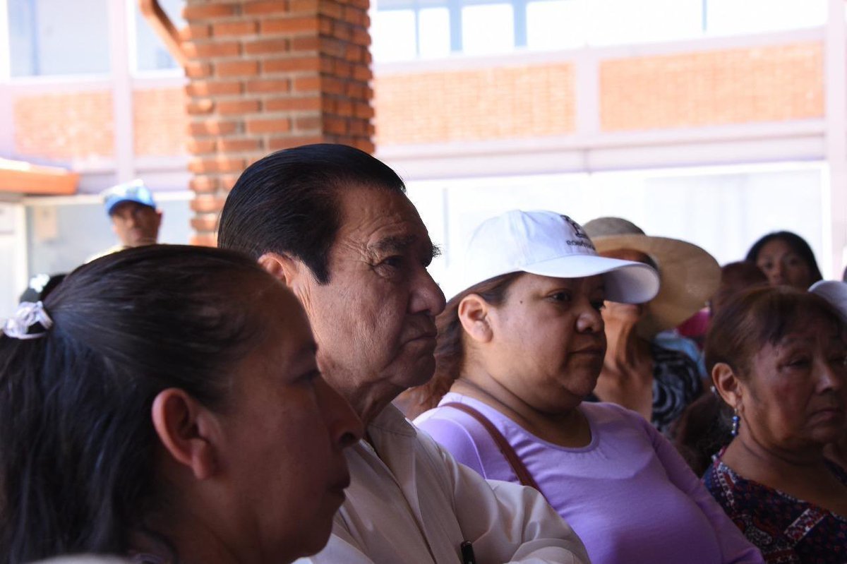 orientecapital's tweet photo. Nueva movilización en Nicolás Romero:
Vecinos de las colonias Manuel Serrano y Aquiles Córdova exigen agua potable tras semanas sin servicio.
SAPASNIR promete interconexiones y válvulas, pero la solución sigue sin llegar. https://t.co/Hwq3o34WXD