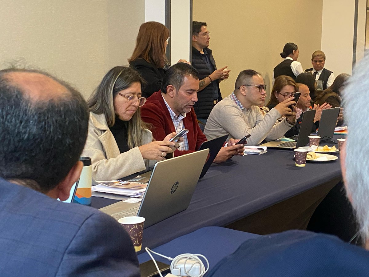 Central Unitaria de Trabajadores tweet media