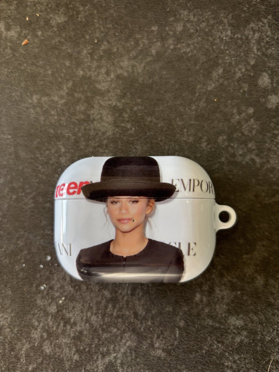 EDAABPs's tweet image. zendaya big hat nation RISE! #zendayasbighat