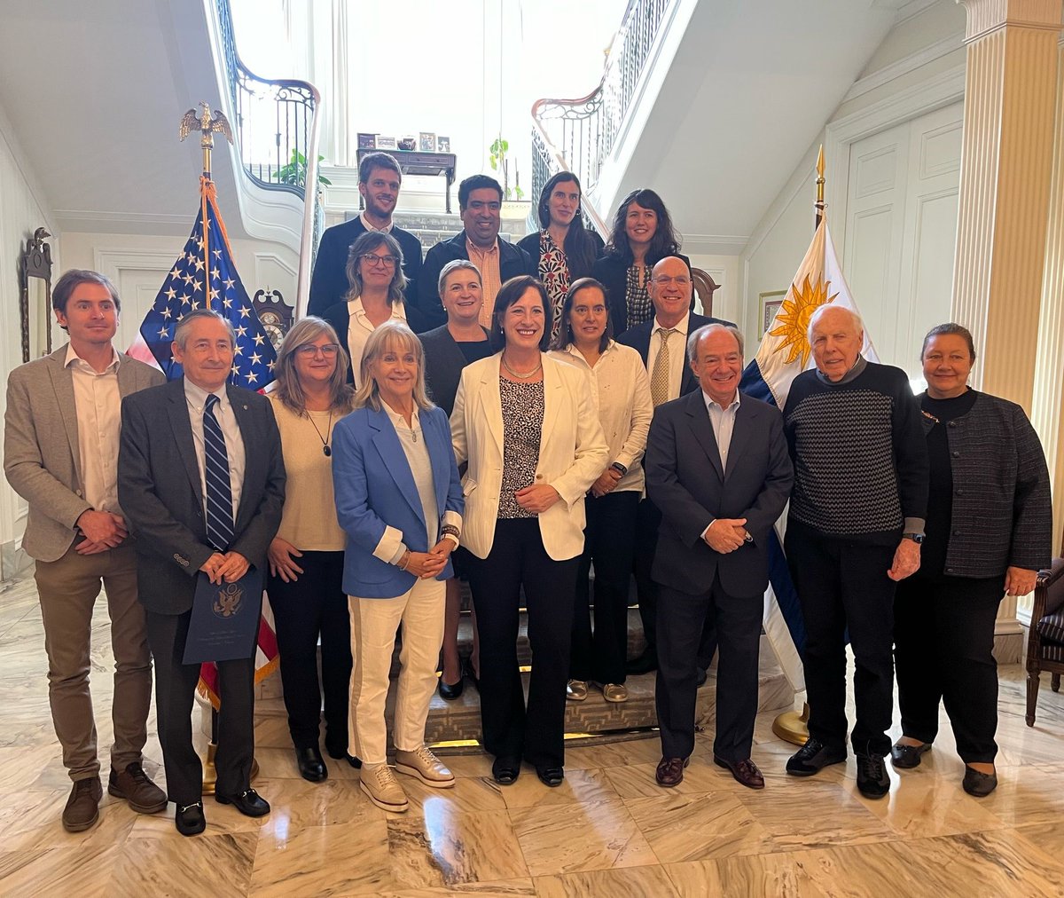 Hoy se llevó a cabo la 1era reunión del Consejo Directivo de Fulbright con la nueva conformación del directorio, tras la firma del reciente tratado por parte del Ministro de Relaciones Exteriores y la Embajadora de los EEUU en DC, posteriormente ratificado por el Parlamento en 🇺🇾