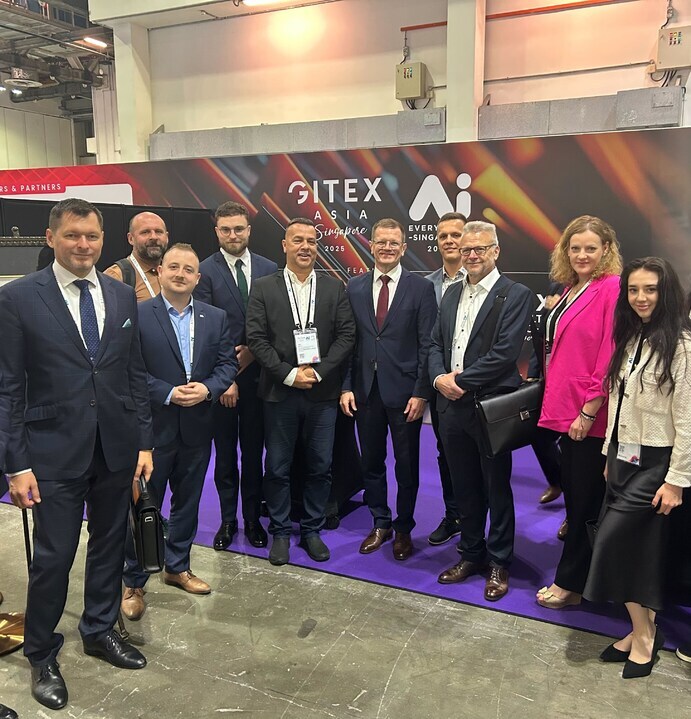 Snapshots from our week in Singapore! 📍
We joined a business mission with the Slovak Investment and Trade Development Agency, explored collaborations in Southeast Asia, and attended GITEX ASIA. A great week of new connections and insights into the local tech scene!