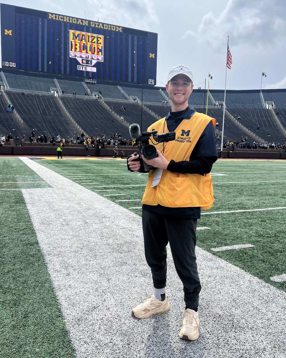 Congratulations to filmmaker and cancer survivor Frank Parkinson who will be graduating from the Department of Film, Television, and Media at LSA this week at the 2025 Spring Commencement! 

Read about his journey at michmed.org/DQnrM.