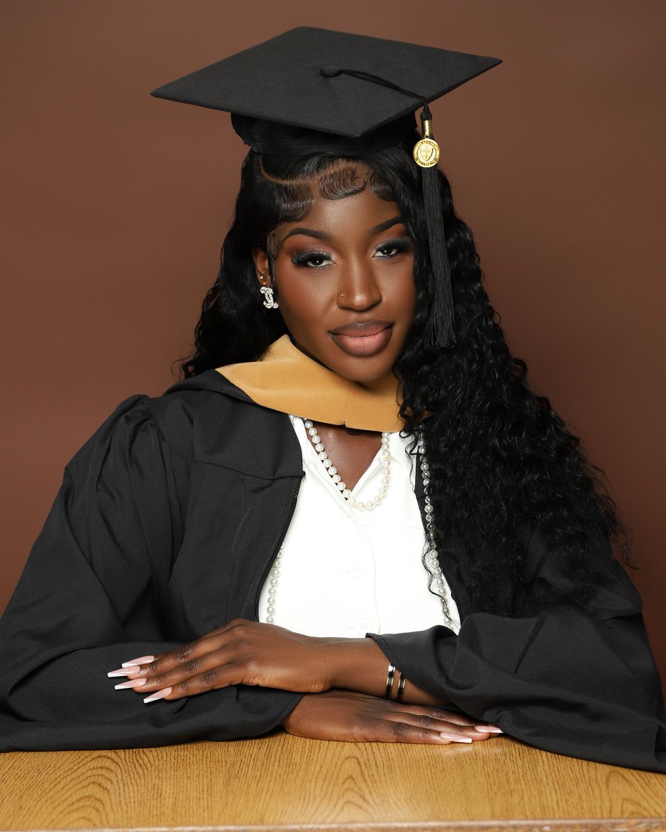 h_awwwa's tweet photo. Been about my business so I mastered it #MBA #2025 🎓 https://t.co/W8EFGnFZVY